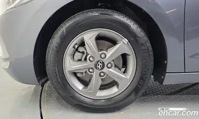 Hyundai Avante 2016 1.6 механика в Москве № 1610496, миниатюра 5
