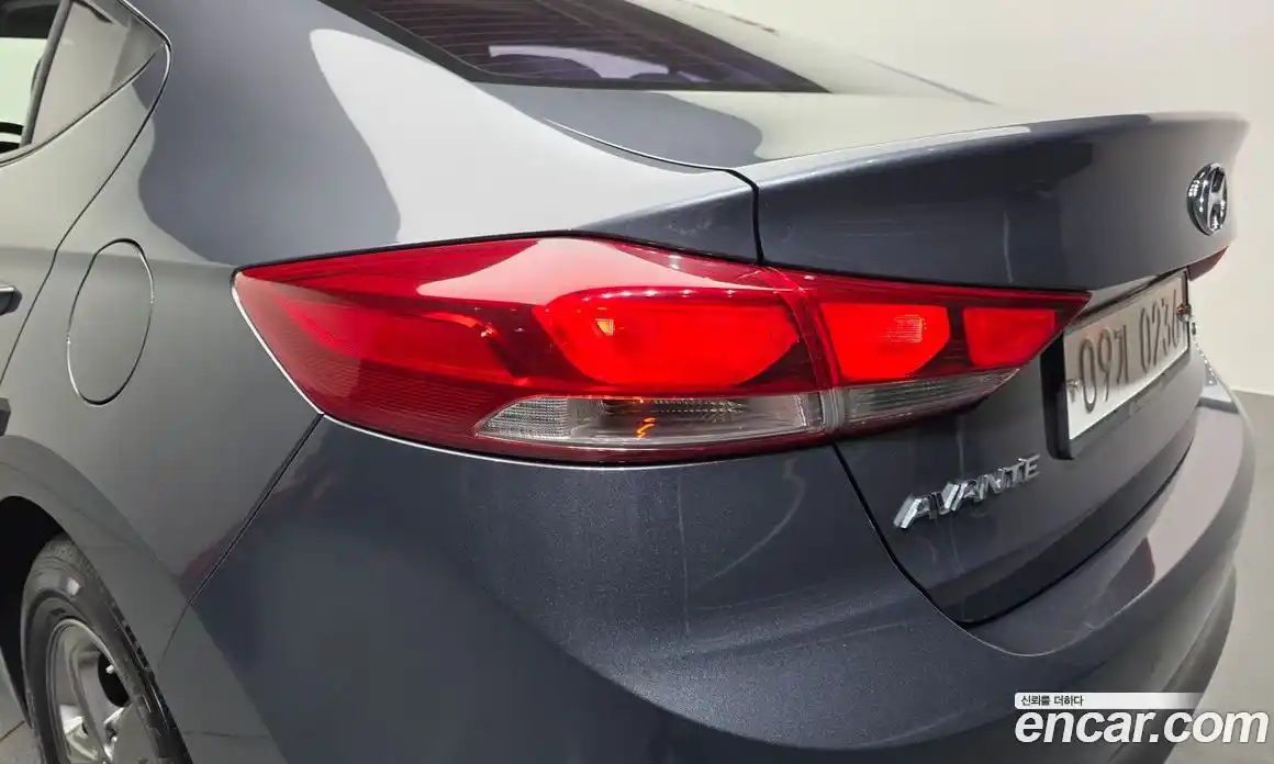 Hyundai Avante 2016 1.6 механика в Москве № 1610496, фото 9