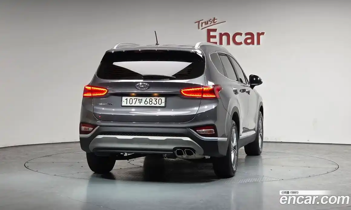 Hyundai Santa Fe 2019 2.0 гидро в Москве № 1683840, фото 3
