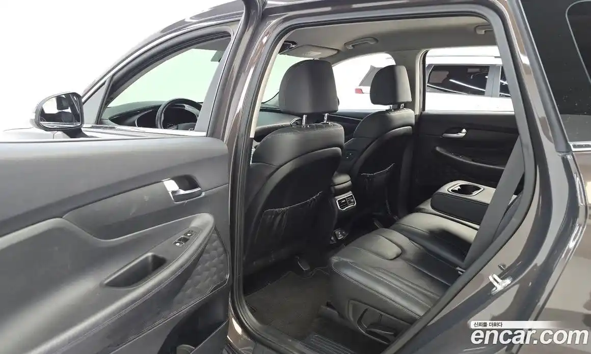 Hyundai Santa Fe 2023 2.5 гидро в Москве № 1684231, фото 16
