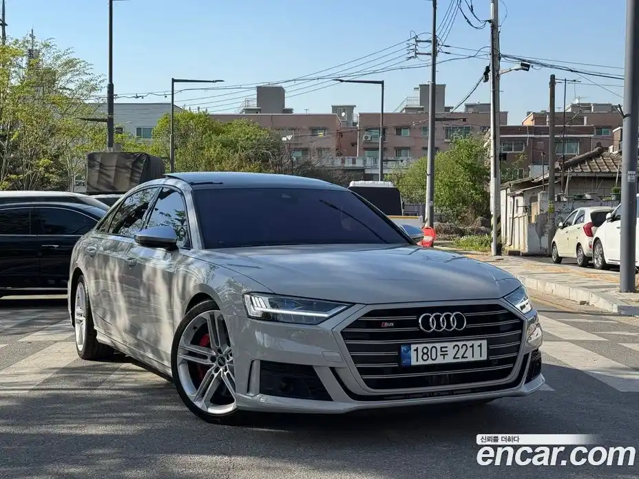 Audi S8 2021 4.0 гидро в Москве № 1836712, фото 1