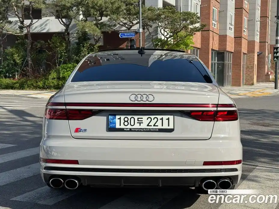 Audi S8 2021 4.0 гидро в Москве № 1836712, фото 4