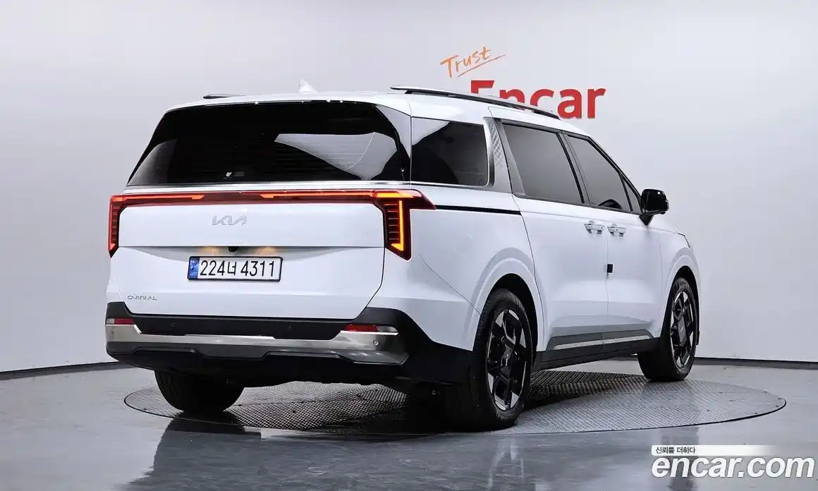 Kia Canival 2024 3.5 гидро в Москве № 1904400, фото 2