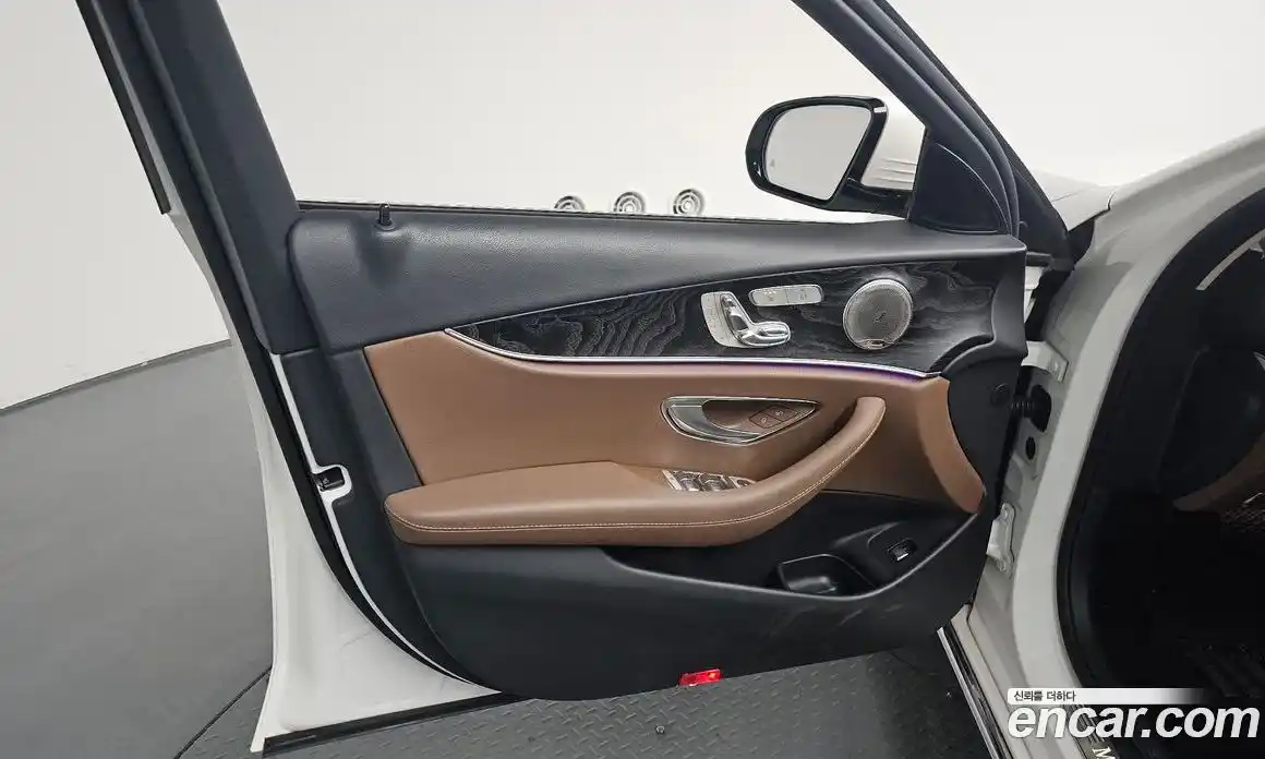 Mercedes-Benz E-Class 2017 2.0 гидро в Москве № 1909208, фото 13