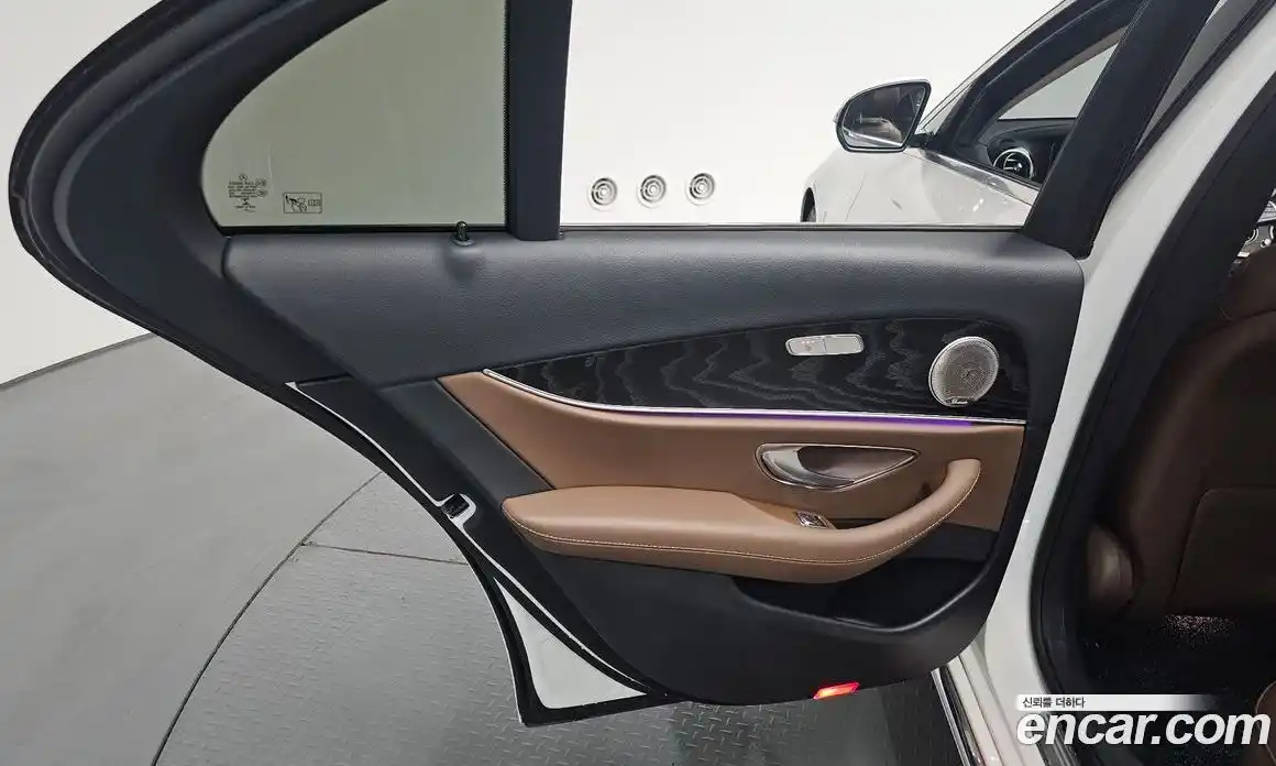 Mercedes-Benz E-Class 2017 2.0 гидро в Москве № 1909208, фото 14