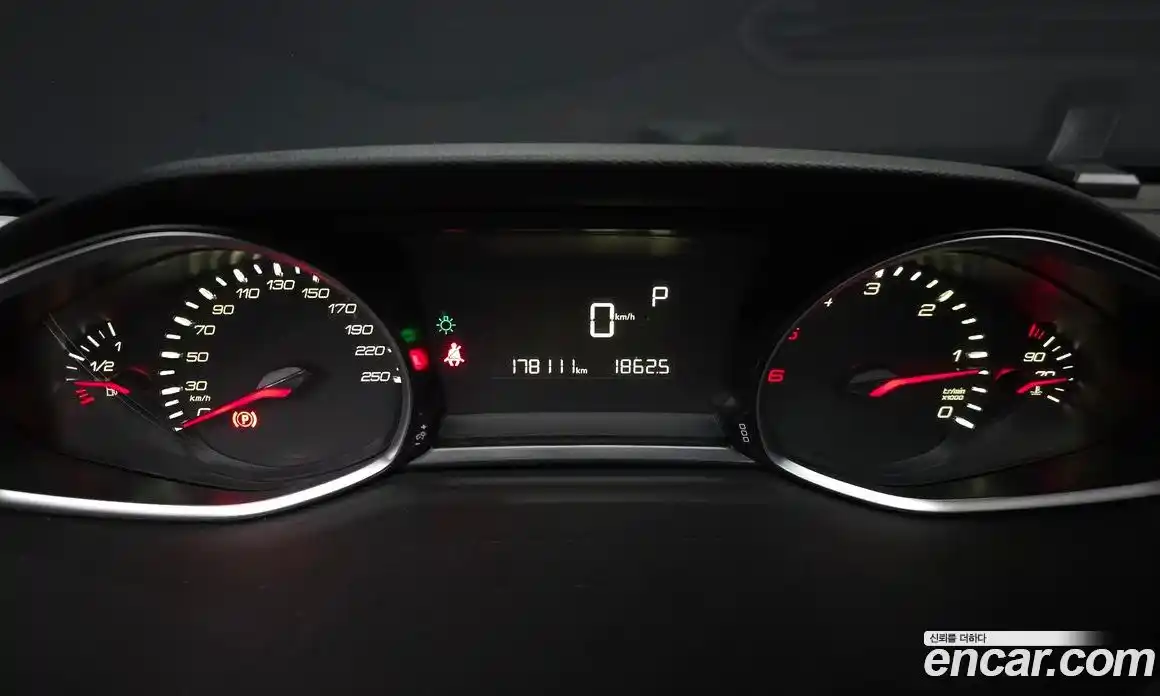 Peugeot 308 2015 2.0 гидро в Москве, фото 8