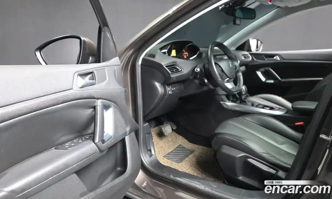Peugeot 308 2015 2.0 гидро в Москве, фото 10