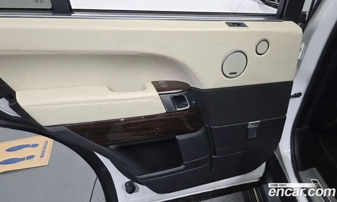 Land Rover Range-Rover 2017 4.4 гидро в Москве № 1914835, фото 15