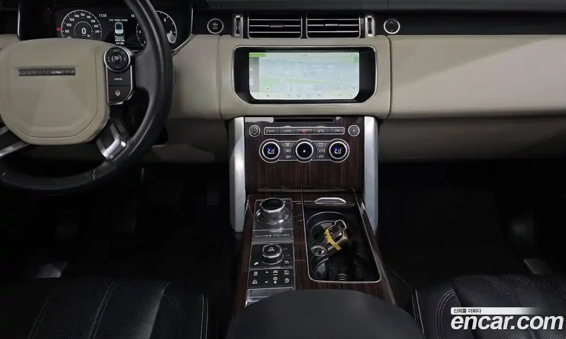 Land Rover Range-Rover 2017 4.4 гидро в Москве № 1914835, фото 25