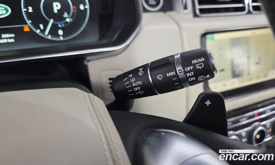 Land Rover Range-Rover 2017 4.4 гидро в Москве № 1914835, фото 28