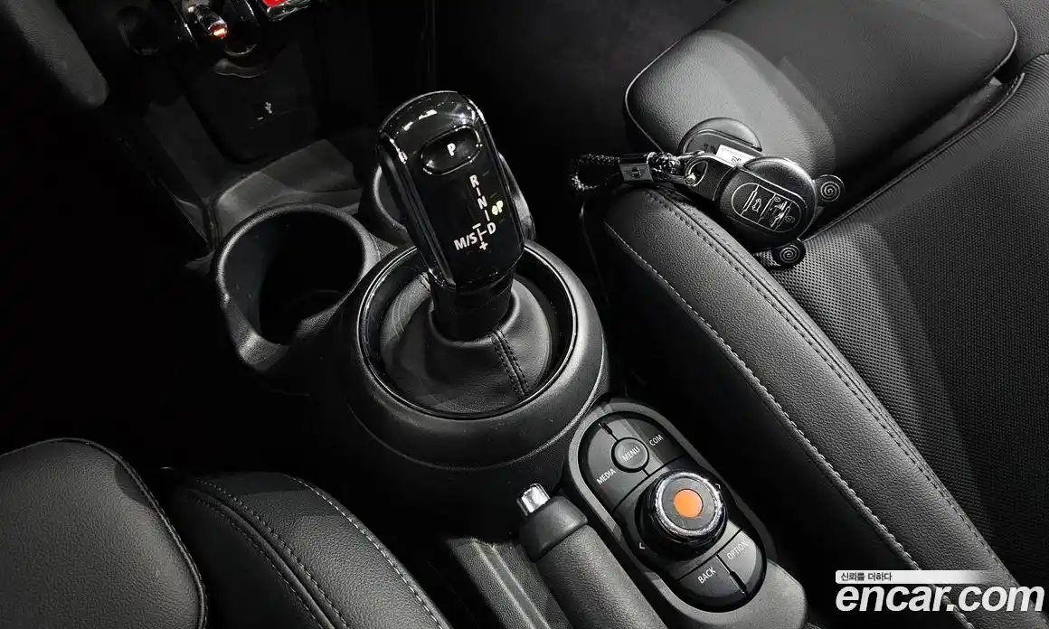 Mini Cooper 2021 1.5 гидро в Москве № 1915875, фото 12