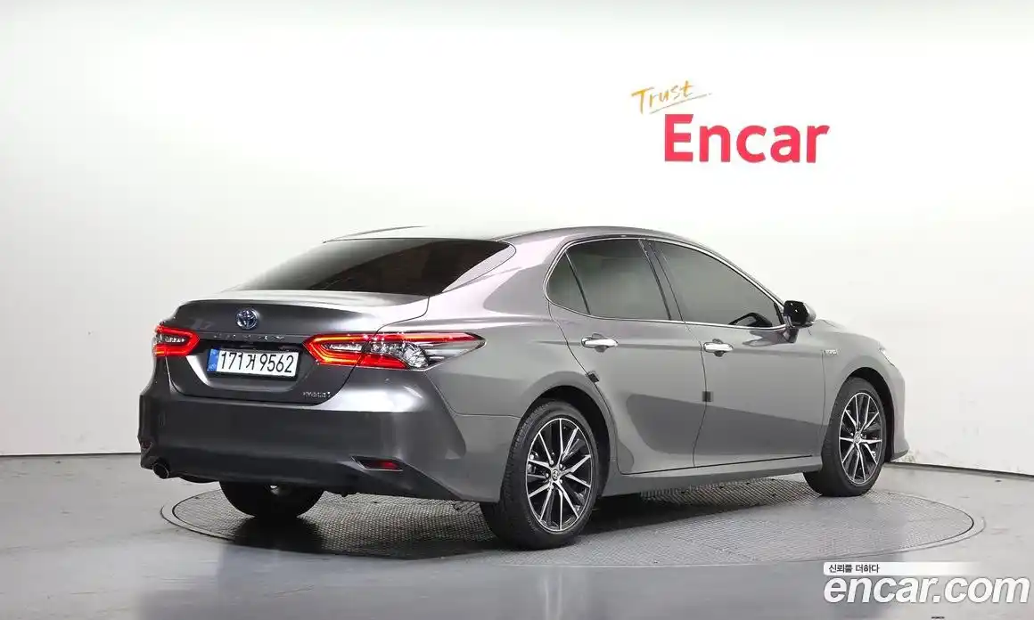 Toyota Camry 2023 2.5 гидро в Москве № 1919510, фото 2