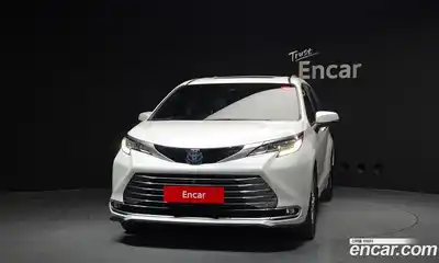 Toyota Sienna 2024 2.5 гидро в Москве № 1919541, миниатюра 3
