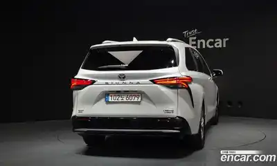 Toyota Sienna 2024 2.5 гидро в Москве № 1919541, миниатюра 4