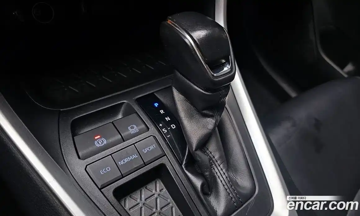 Toyota RAV4 2019 2.5 гидро в Москве № 1919579, фото 12