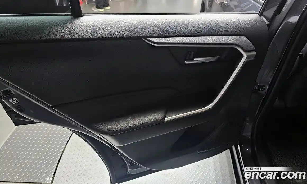 Toyota RAV4 2019 2.5 гидро в Москве № 1919579, фото 15