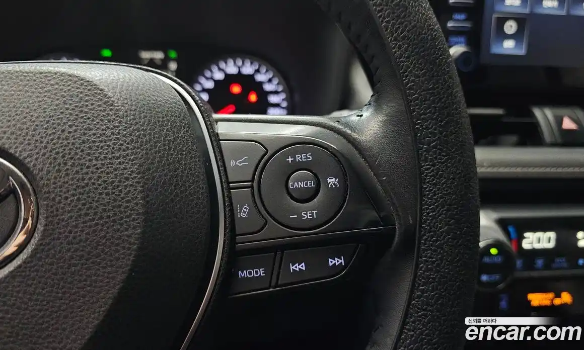 Toyota RAV4 2019 2.5 гидро в Москве № 1919579, фото 27