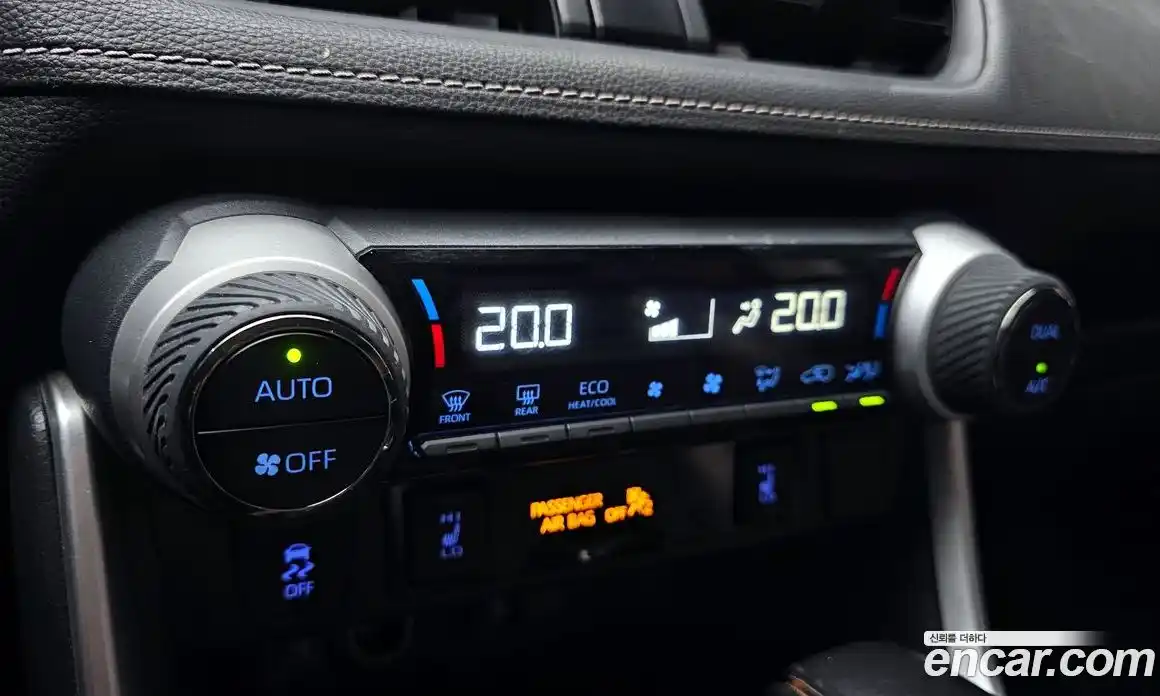 Toyota RAV4 2019 2.5 гидро в Москве № 1919579, фото 31