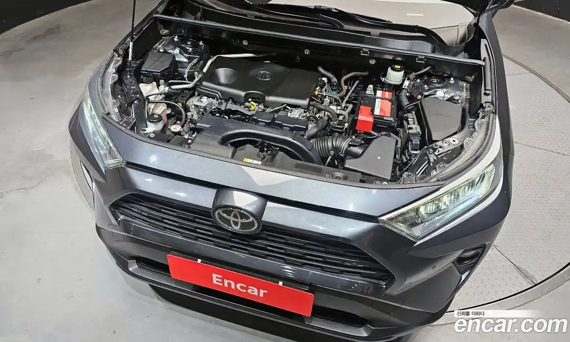 Toyota RAV4 2019 2.5 гидро в Москве № 1919579, фото 6