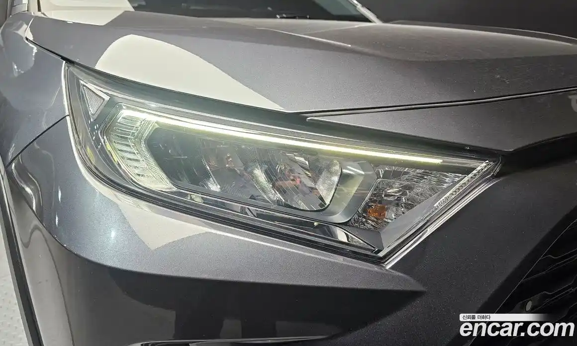Toyota RAV4 2019 2.5 гидро в Москве № 1919579, фото 8