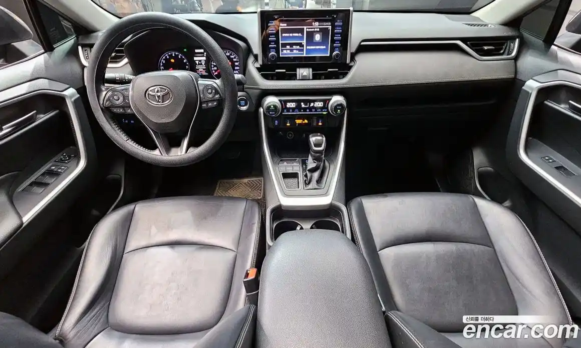 Toyota RAV4 2019 2.5 гидро в Москве № 1919579, фото 10