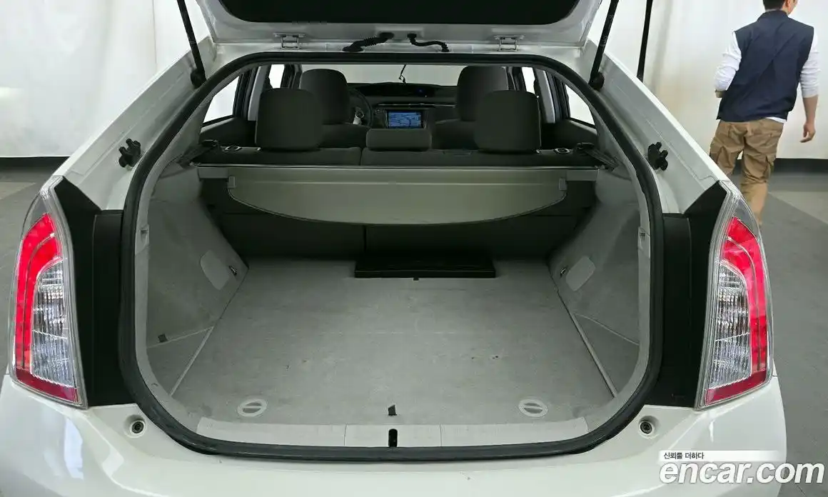 Toyota Prius 2015 1.8 гидро в Москве № 1919631, фото 20