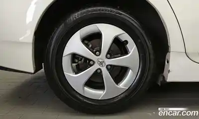 Toyota Prius 2015 1.8 гидро в Москве № 1919631, миниатюра 5