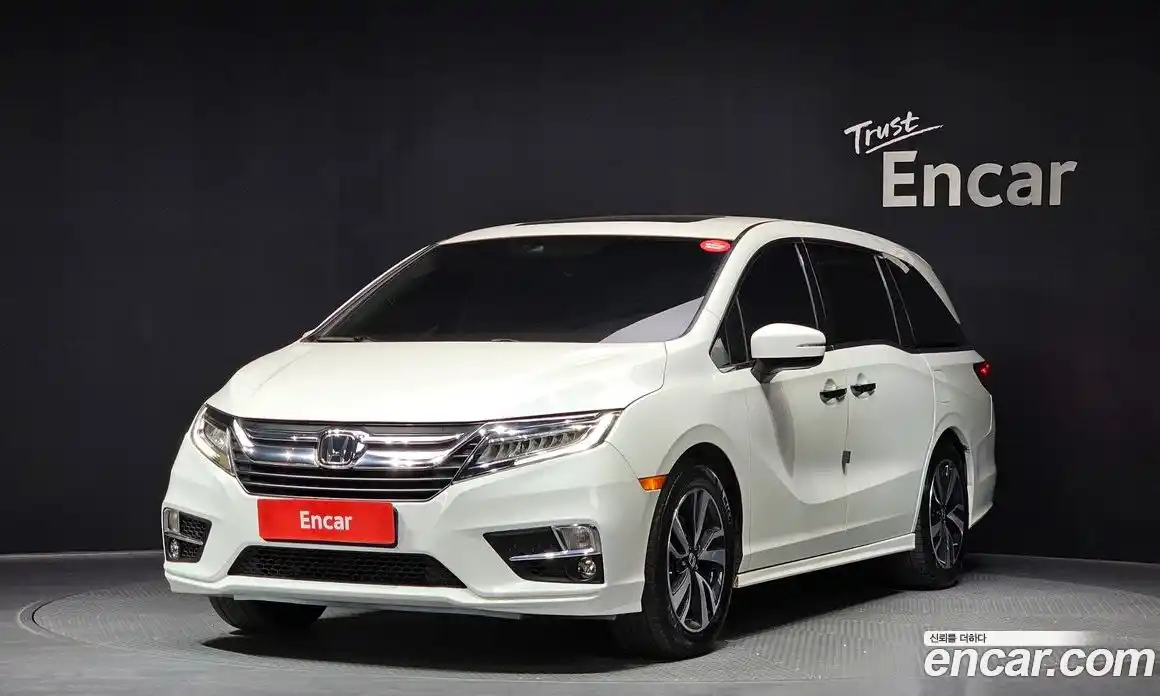 Honda Odyssey 2019 3.5 гидро в Москве № 1919941, фото 1