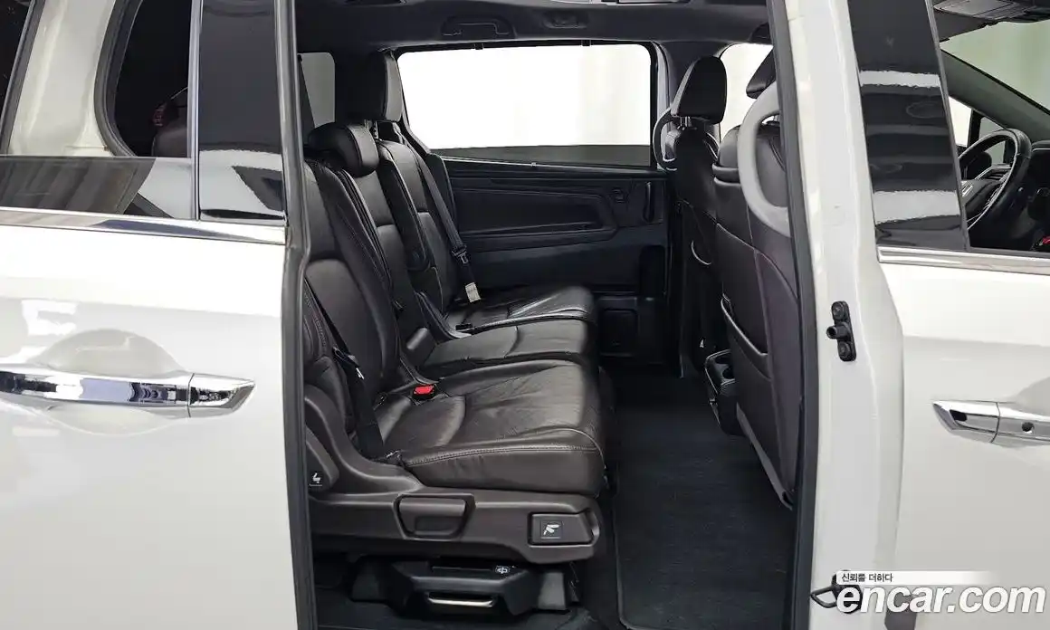 Honda Odyssey 2019 3.5 гидро в Москве № 1919941, фото 12