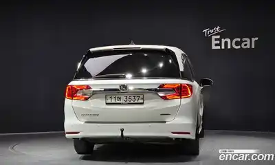 Honda Odyssey 2019 3.5 гидро в Москве № 1919941, миниатюра 4