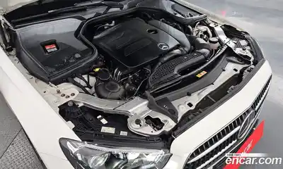 Mercedes-Benz E-Class 2021 2.0 гидро, миниатюра 6