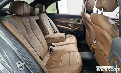 Mercedes-Benz E-Class 2021 2.0 гидро, миниатюра 12
