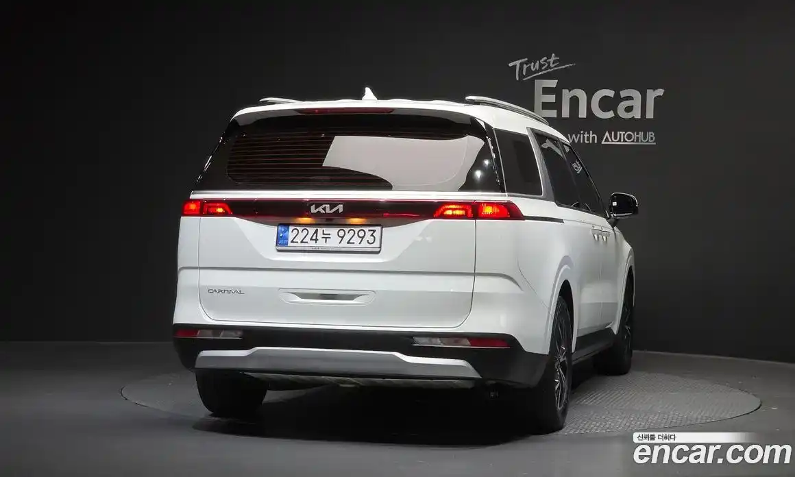 Kia Canival 2023 2.2 гидро в Москве, фото 4