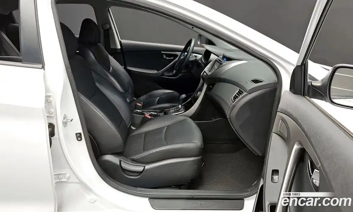 Hyundai Avante 2013 1.6 гидро в Москве № 1317862, фото 15