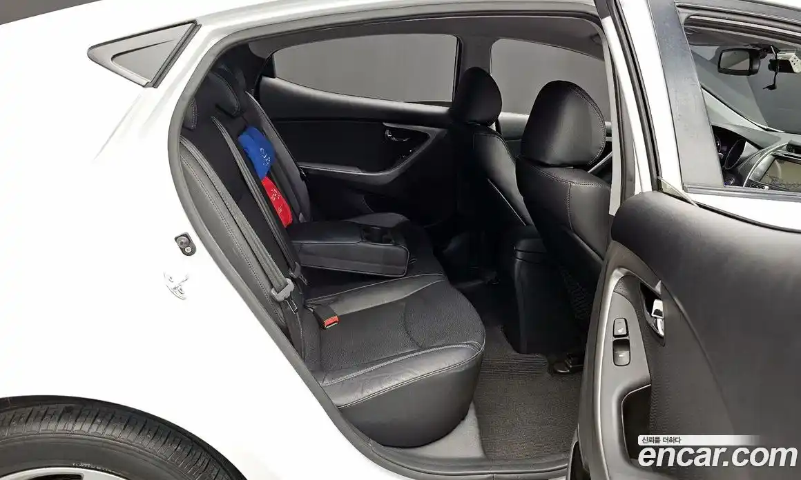 Hyundai Avante 2013 1.6 гидро в Москве № 1317862, фото 16