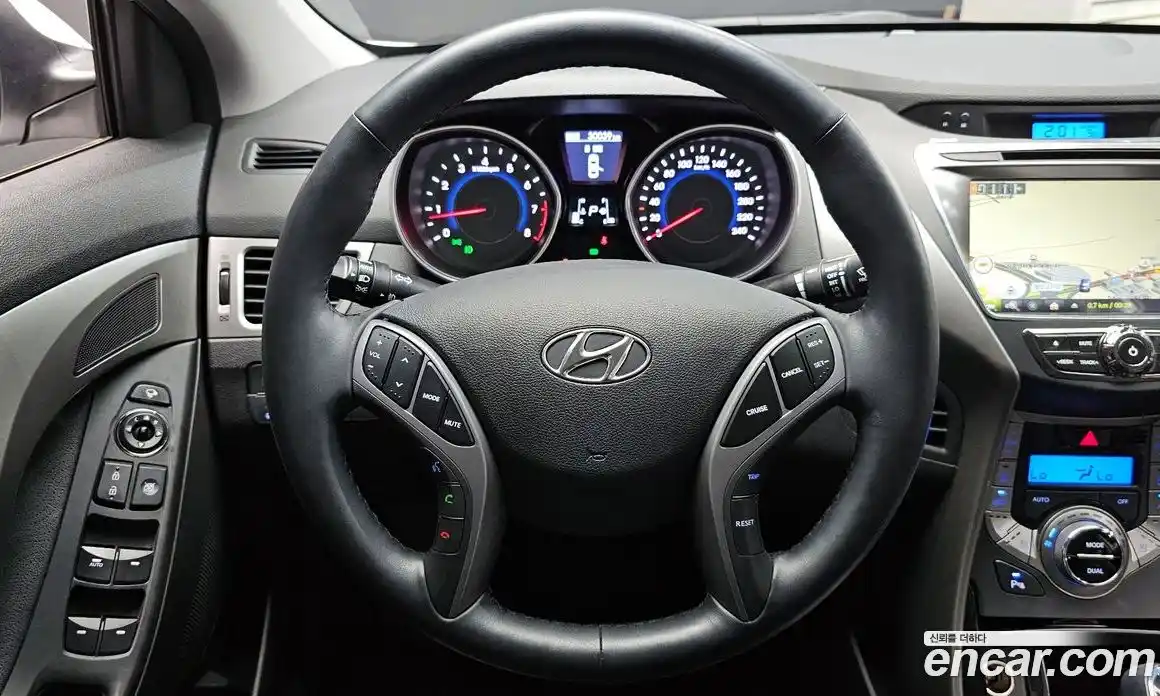 Hyundai Avante 2013 1.6 гидро в Москве № 1317862, фото 17