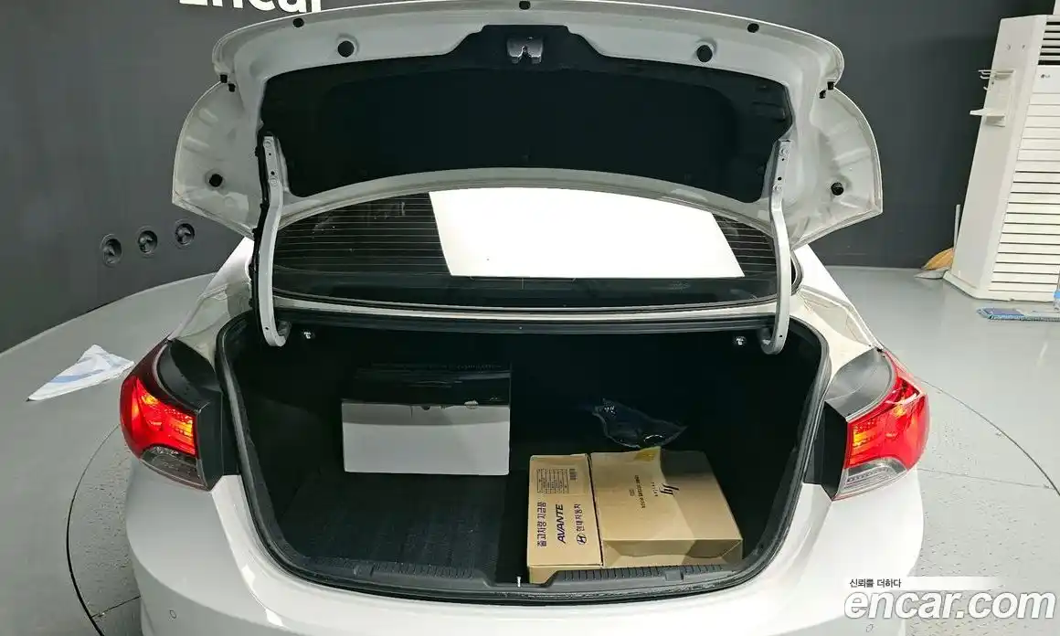Hyundai Avante 2013 1.6 гидро в Москве № 1317862, фото 25