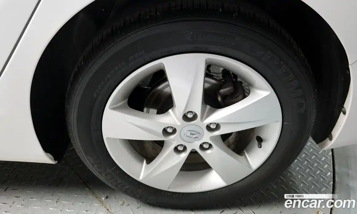 Hyundai Avante 2013 1.6 гидро в Москве № 1317862, фото 6