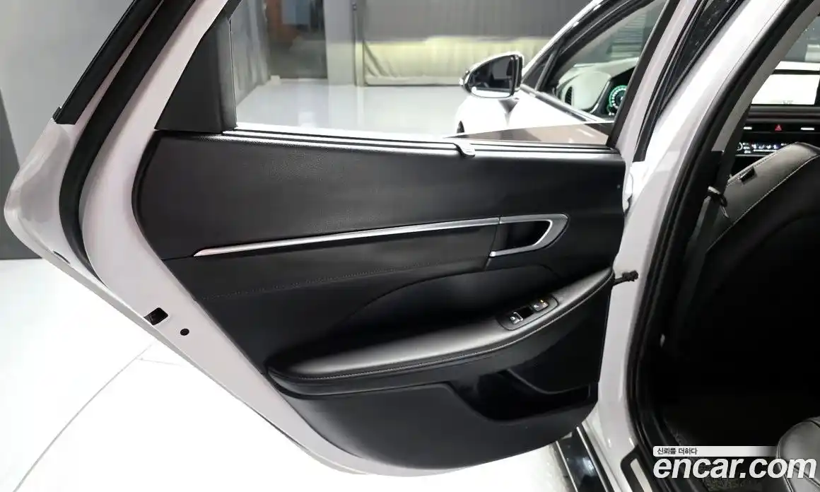 Hyundai Sonata 2023 1.6 гидро в Москве № 1417123, фото 15
