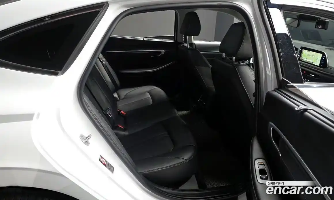 Hyundai Sonata 2023 1.6 гидро в Москве № 1417123, фото 16