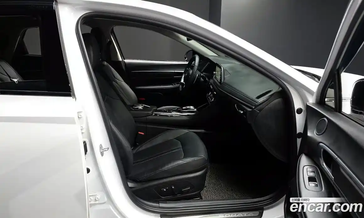 Hyundai Sonata 2023 1.6 гидро в Москве № 1417123, фото 18