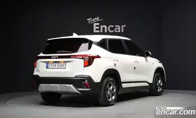 Kia Seltos 2023 2.0 гидро в Москве № 1538077, миниатюра 2