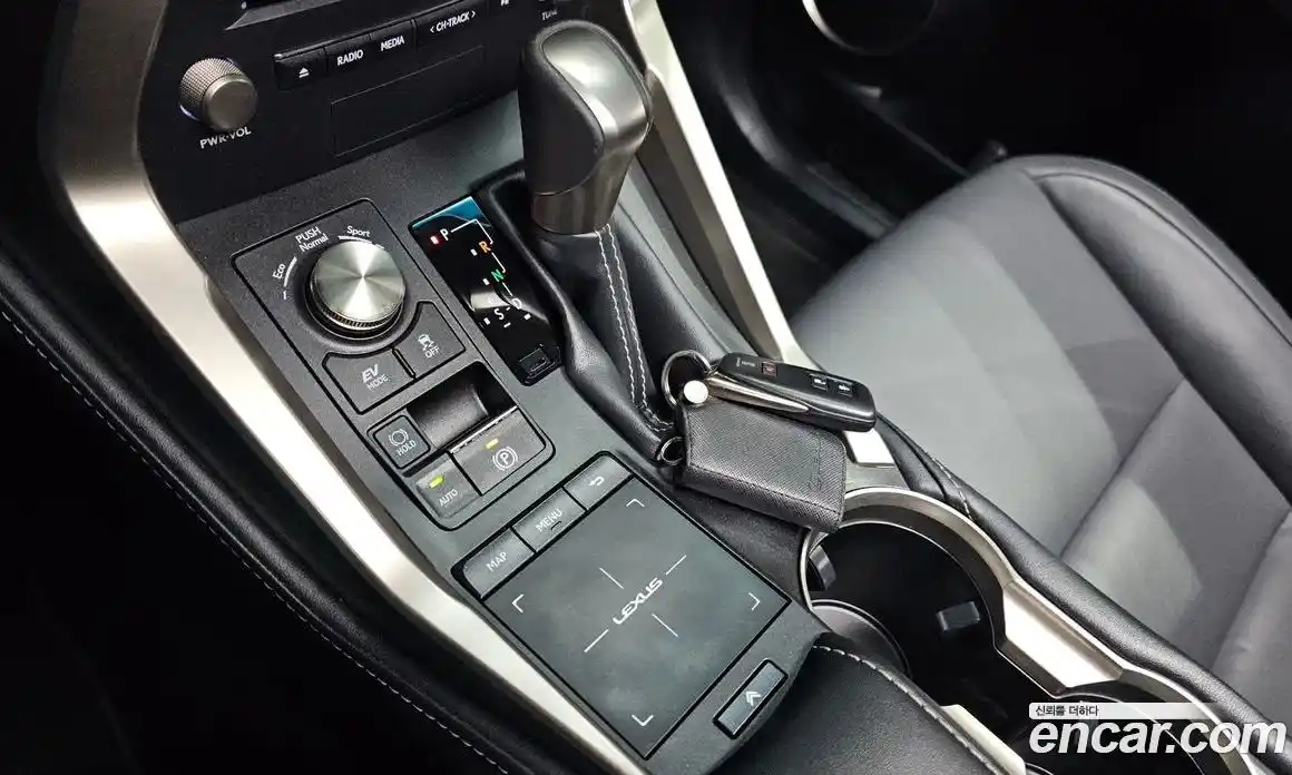 Lexus NX 2018 2.5 гидро в Москве № 168248, фото 9