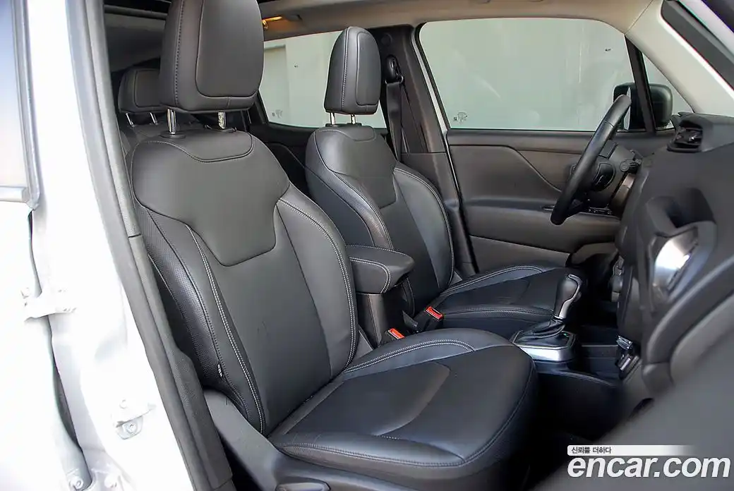 Jeep Renegade 2020 2.4 гидро в Москве № 169950, фото 15