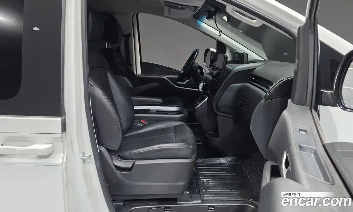 Hyundai Staria 2023 2.2 гидро в Москве № 1830238, фото 17