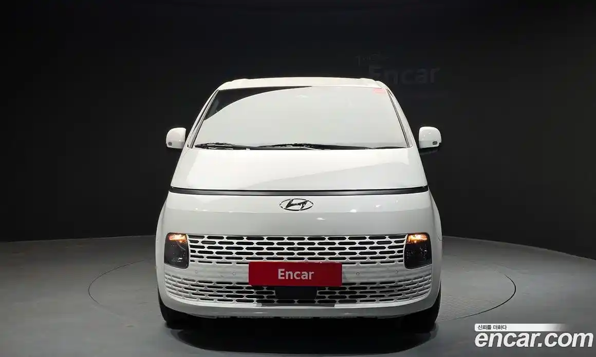 Hyundai Staria 2023 2.2 гидро в Москве № 1830238, фото 3