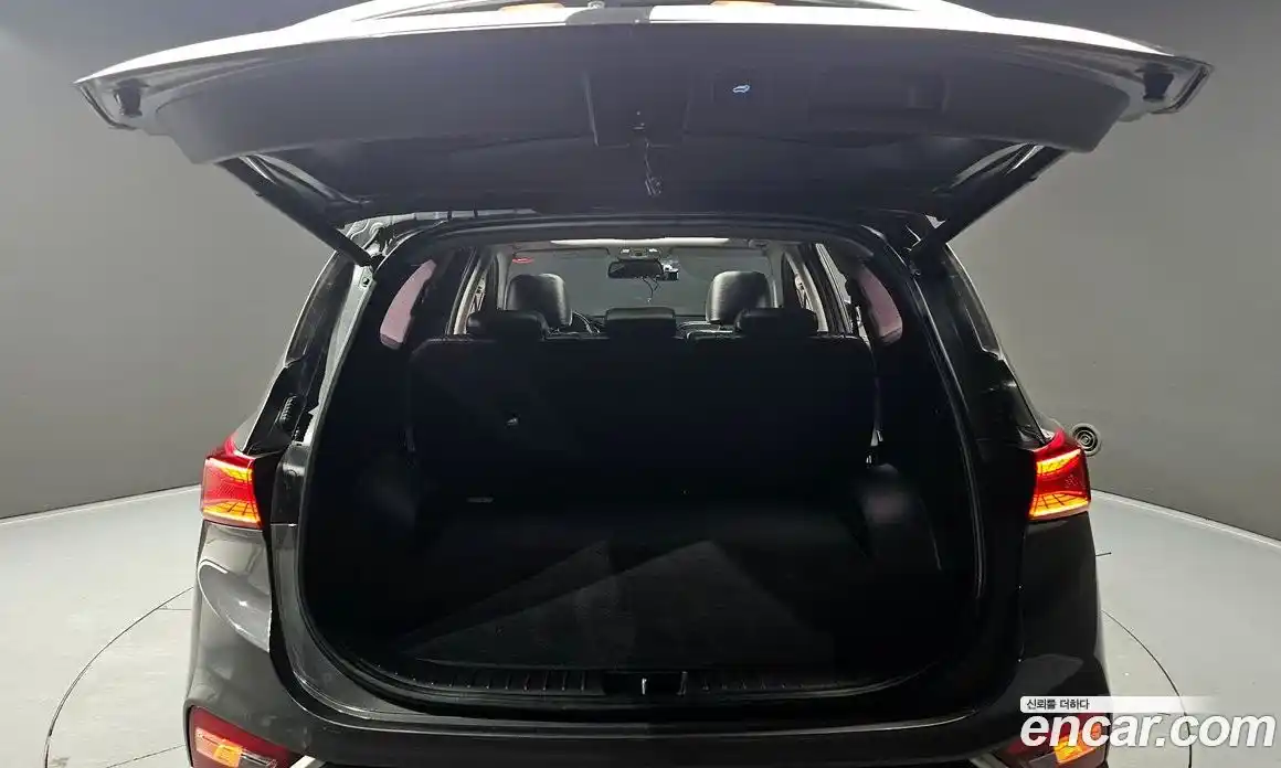 Hyundai Santa Fe 2018 2.2 гидро в Москве № 1903537, фото 20