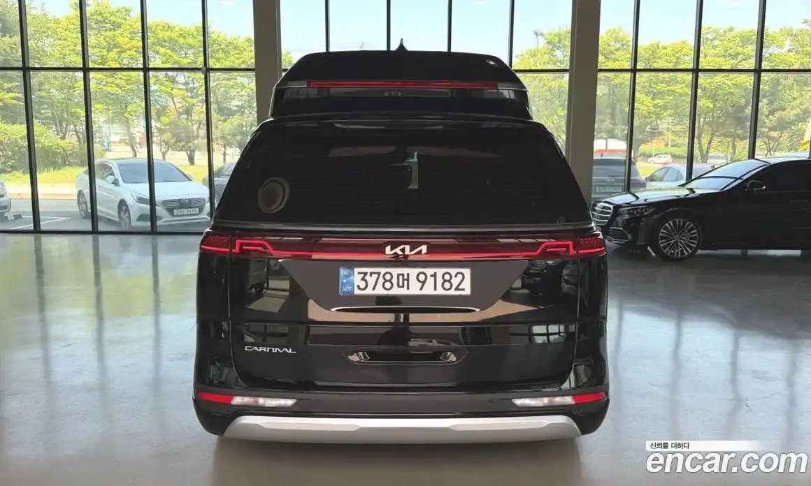 Kia Canival 2023 3.5 гидро в Москве № 1904642, фото 4