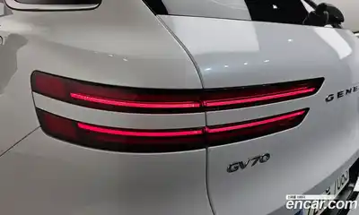 Genesis GV70 2024 2.5 гидро в Москве № 1905390, миниатюра 9