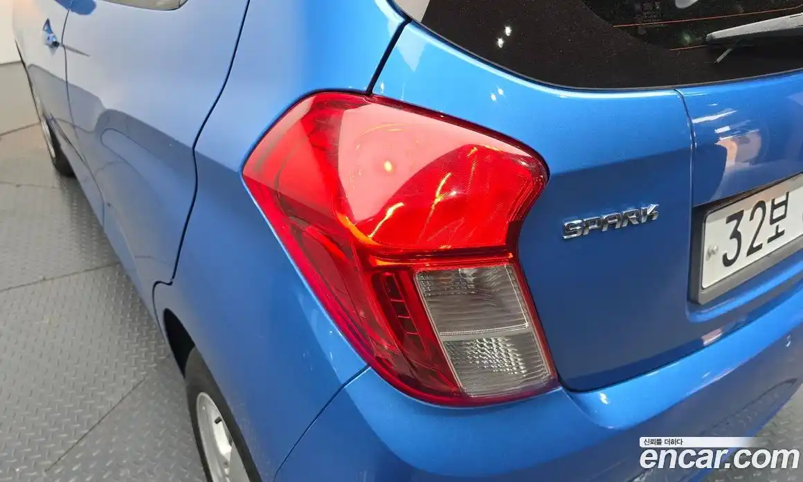 Chevrolet Spark 2016 1.0 гидро в Москве, фото 8